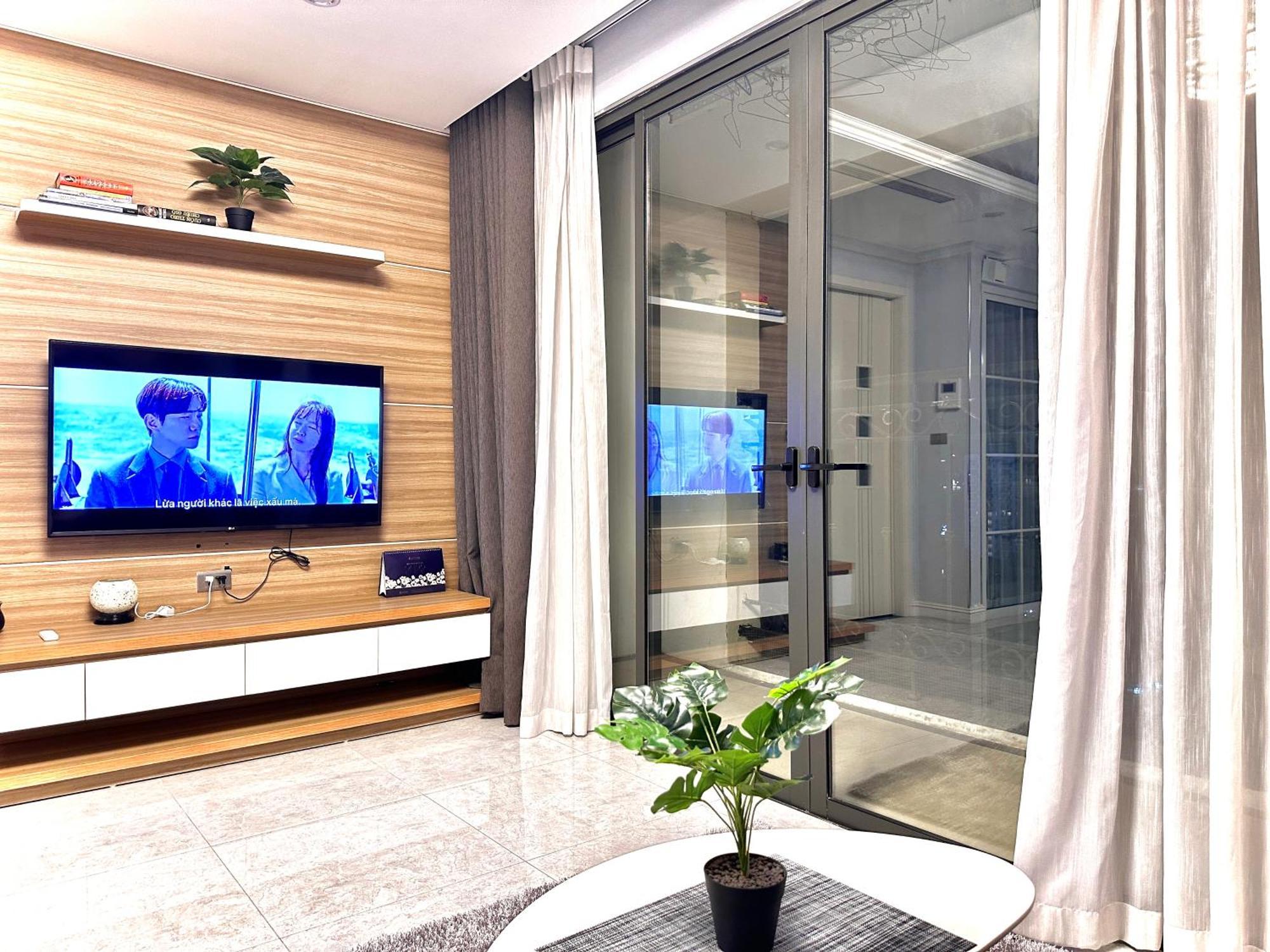 Westlake Homestay Hanoi - D'Le Roi Soleil Номер фото